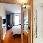 Mercure Centre Champ De Mars 호텔