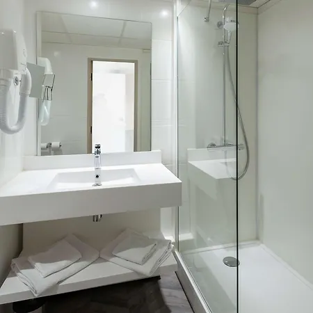 Mercure Centre Champ De Mars 4*