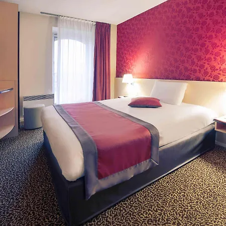 Mercure Centre Champ De Mars 4*