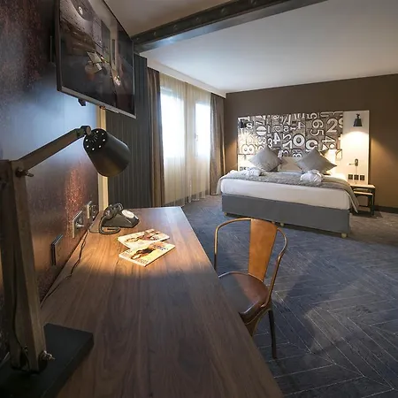 Mercure Centre Champ De Mars Hotel 4*