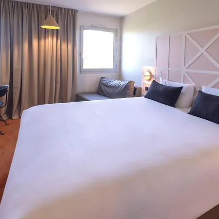 Mercure Centre Champ De Mars Hotel 4*