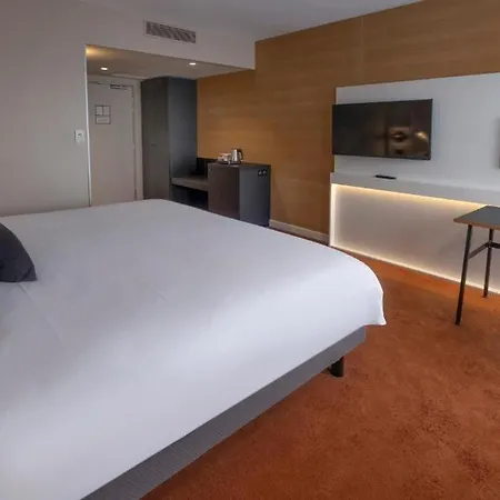 Mercure Centre Champ De Mars 4*
