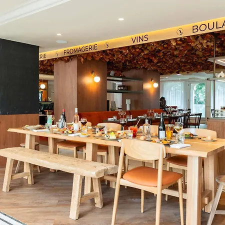 Mercure Centre Champ De Mars Hotel 4*