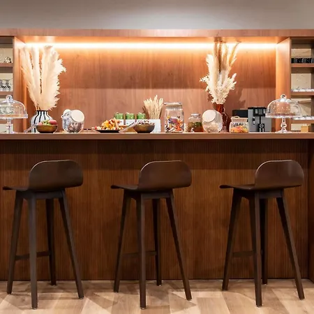 Hotel Mercure Centre Champ De Mars 4*