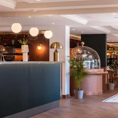 Mercure Centre Champ De Mars 4*