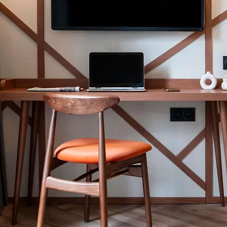 Hotel Mercure Centre Champ De Mars 4*