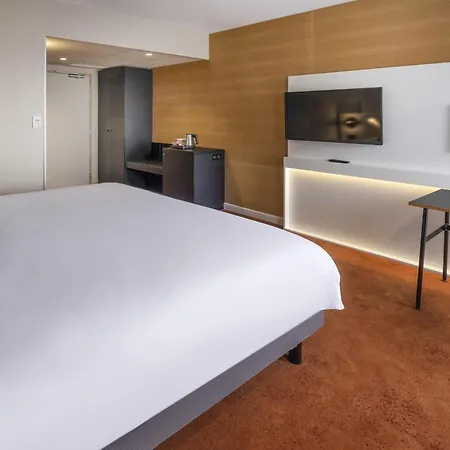 Mercure Centre Champ De Mars Hotel