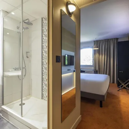 Mercure Centre Champ De Mars Hotel 4*