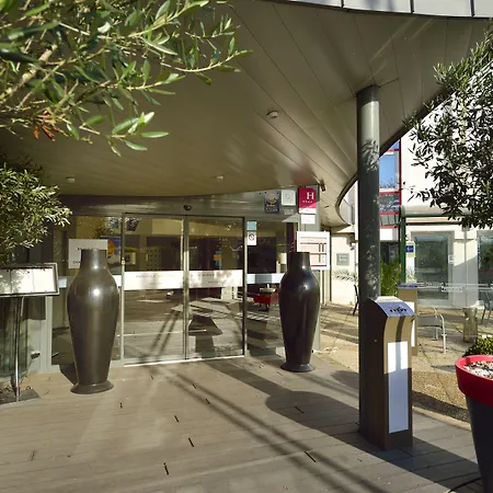 Mercure Centre Champ De Mars فندق 4*