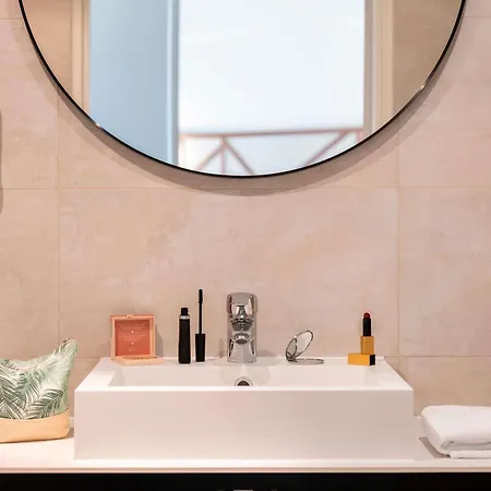 Otel Mercure Centre Champ De Mars 4*