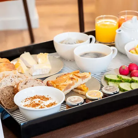 Hotel Mercure Centre Champ De Mars 4*