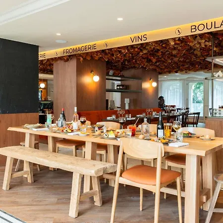 Mercure Centre Champ De Mars 4*