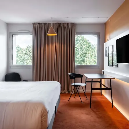 Mercure Centre Champ De Mars 4*