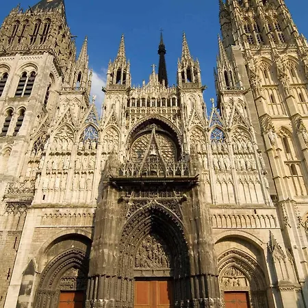 Mercure Centre Champ De Mars Hotel 4*