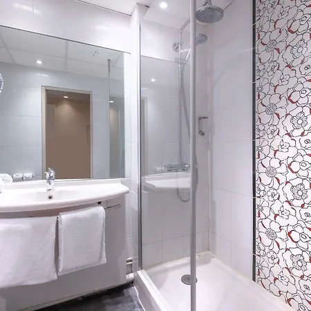 Mercure Centre Champ De Mars 4*