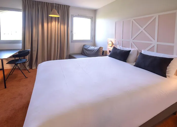 Mercure Centre Champ De Mars Szálloda 4*