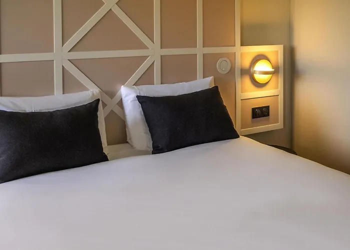 Mercure Centre Champ De Mars Hotel 4*