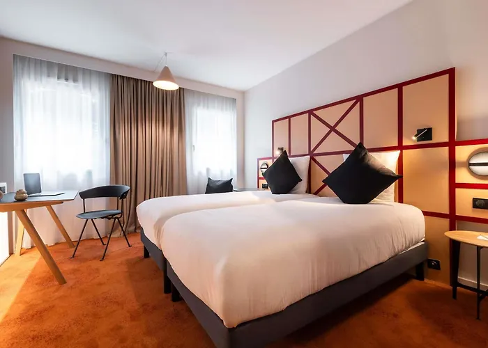 Hotel Mercure Centre Champ De Mars 4*