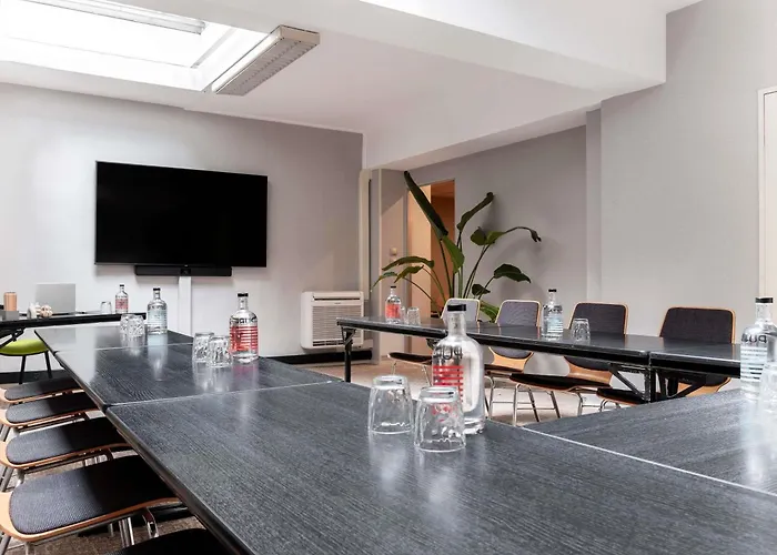 Mercure Centre Champ De Mars Hotel 4*