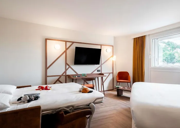 Mercure Centre Champ De Mars Hotel 4*