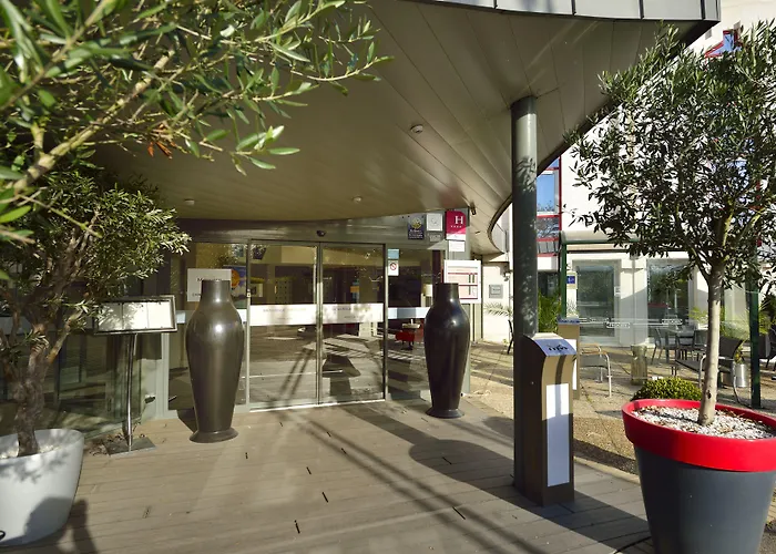 Mercure Centre Champ De Mars Hotel 4*