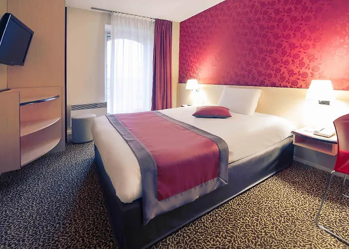 Mercure Centre Champ De Mars Hotel 4*