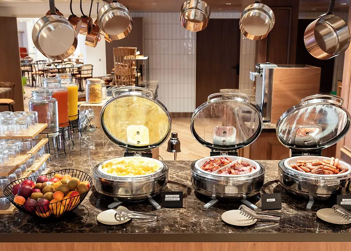 Mercure Centre Champ De Mars 4*