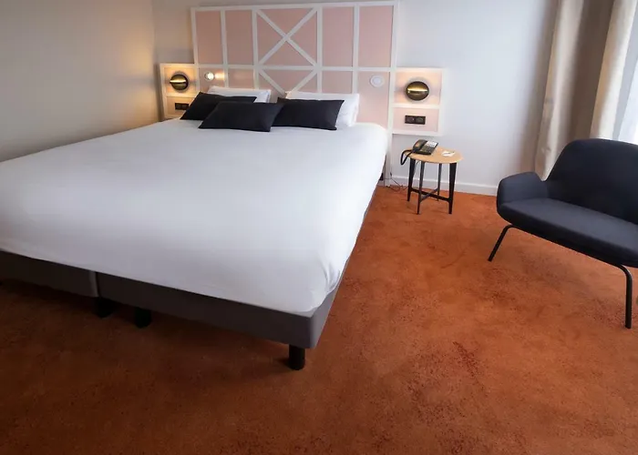 Mercure Centre Champ De Mars Szálloda 4*